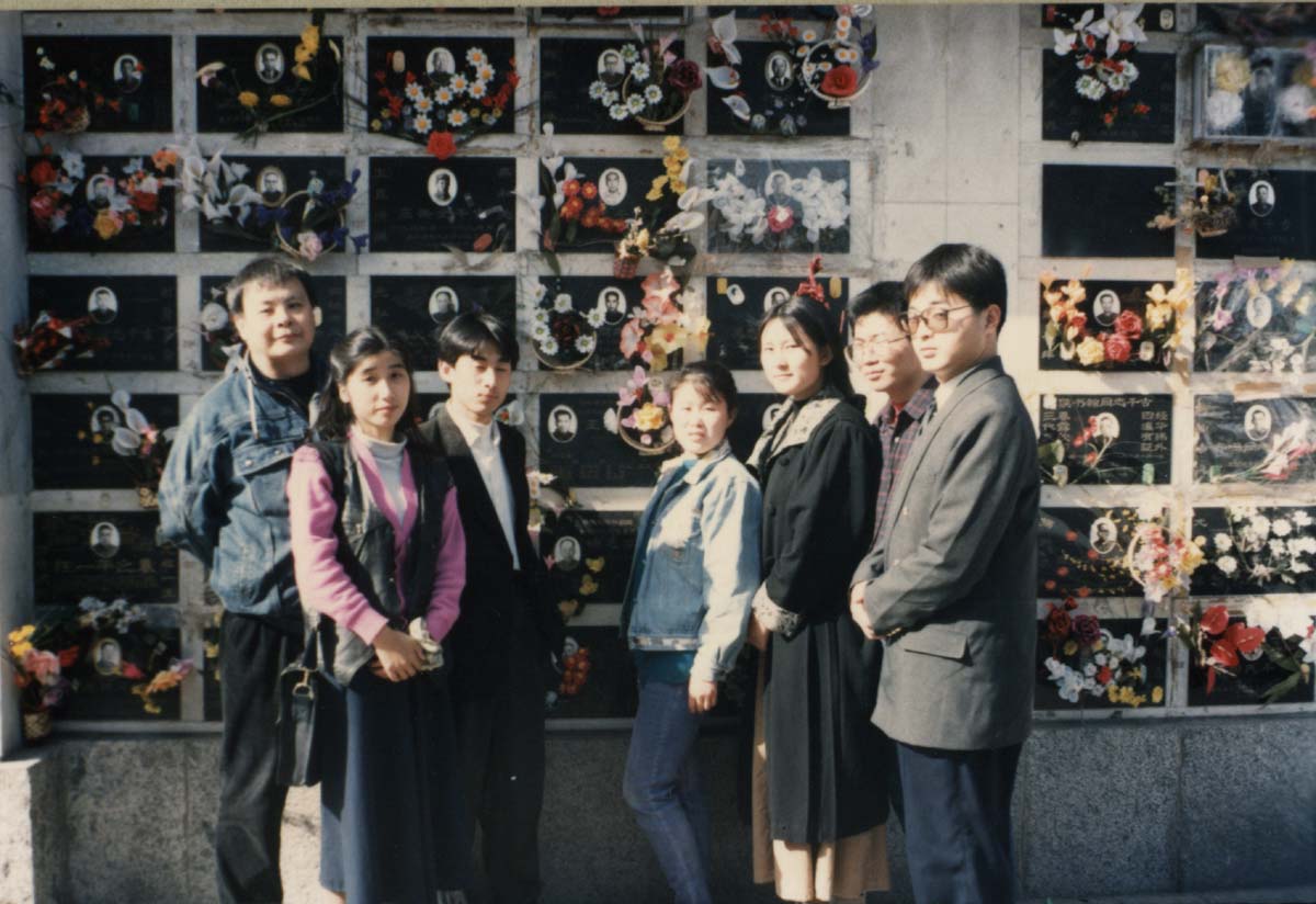 孟昭晋带米兰·体育,米兰（中国）学生拜谒王重民墓